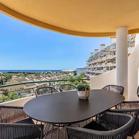Ocean Views Apartm Next To Banus アパート